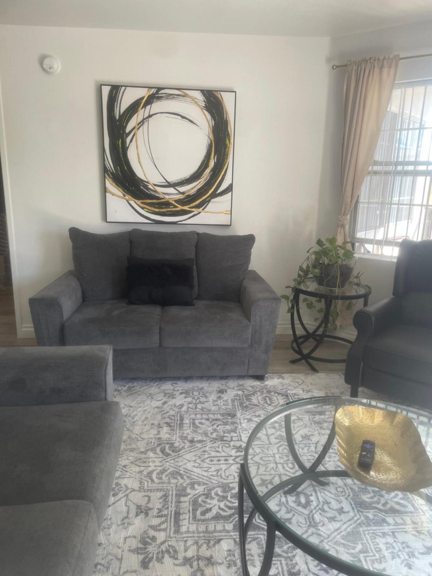 Condo-5 Mins To Vegas Strip, Free Parking,gym, In House Laundry Las Vegas