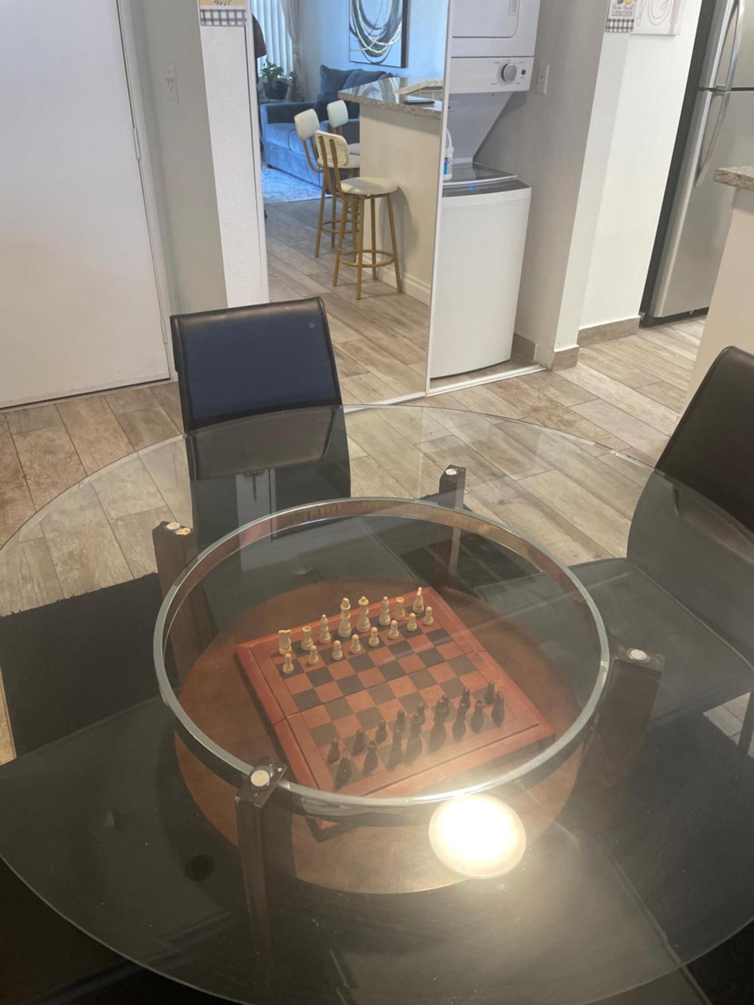 Condo-5 Mins To Vegas Strip, Free Parking,gym, In House Laundry